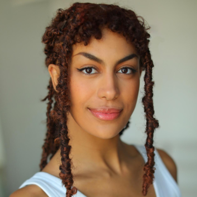 Zoë  Lewis-McLean